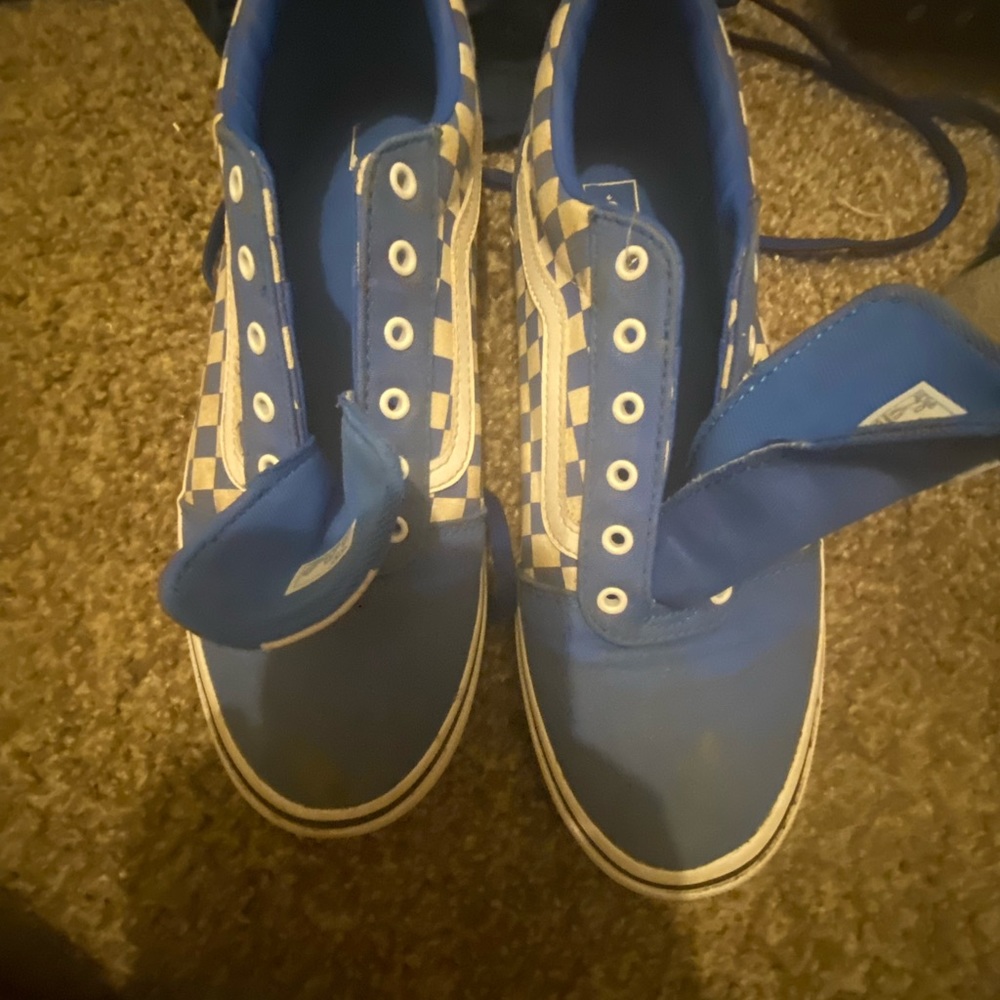 Still got a lot of life if you clean them only wore a couple of times size 7 boy